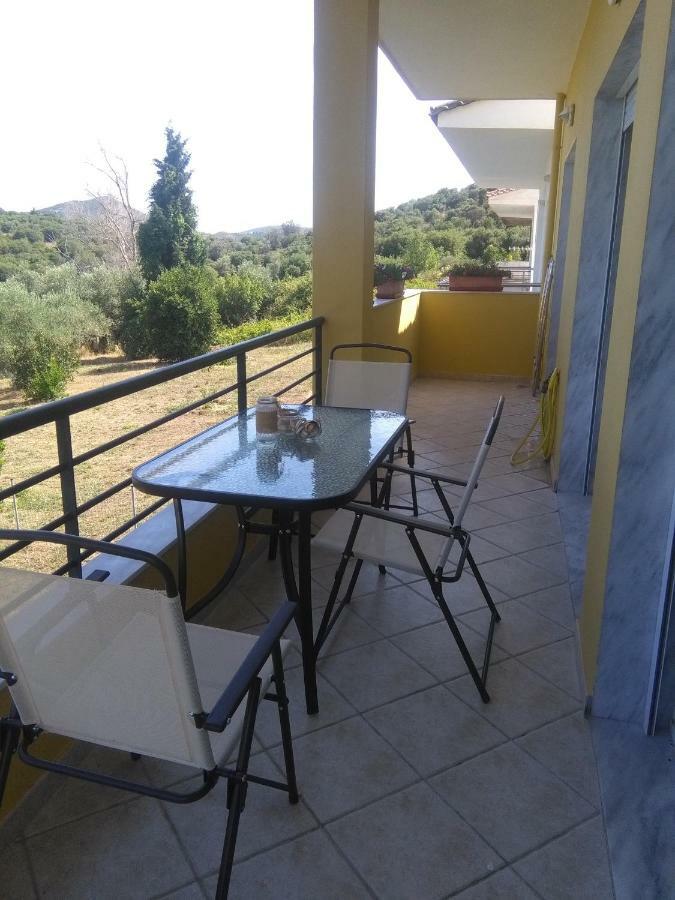 Martha'S Villa Nea Iraklitsa Luaran gambar