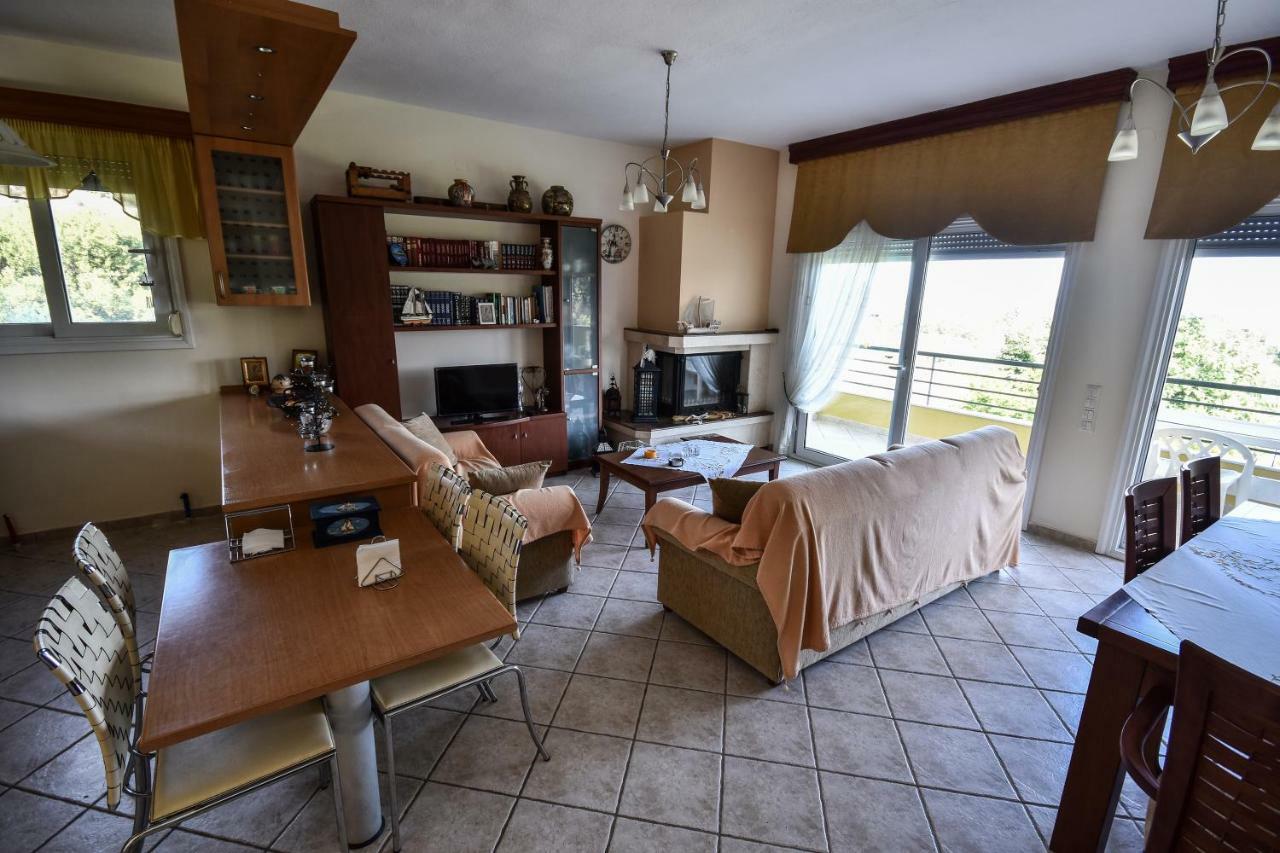 Martha'S Villa Nea Iraklitsa Luaran gambar