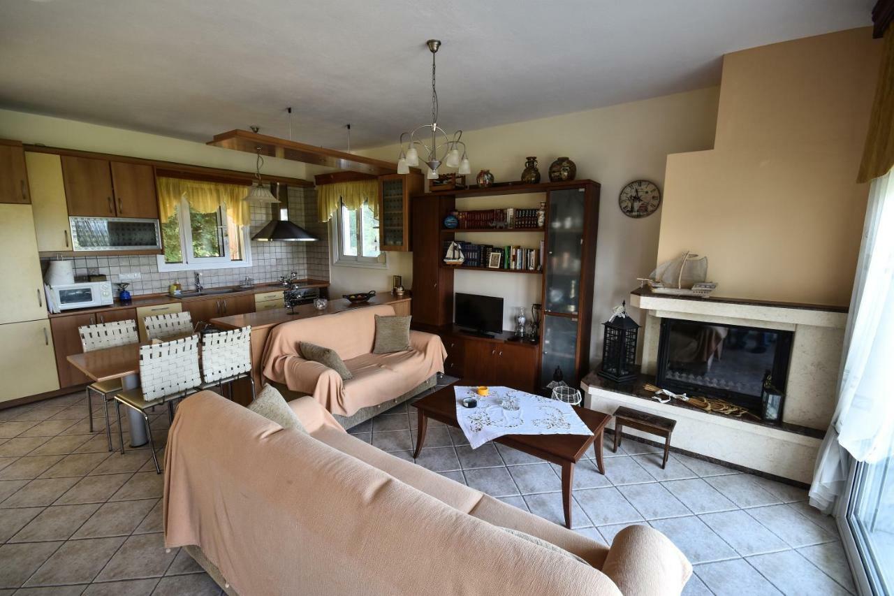 Martha'S Villa Nea Iraklitsa Luaran gambar